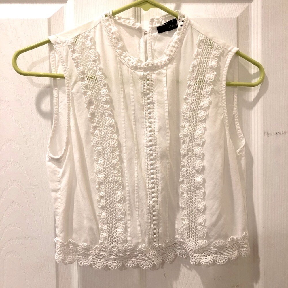 Lace Trim Sleeveless Crop Top